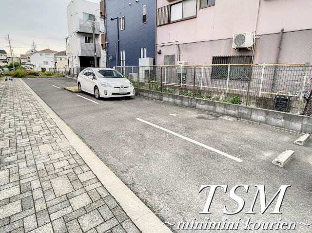 ノーブルビレッジ高柳の駐車場|敷地内駐車場