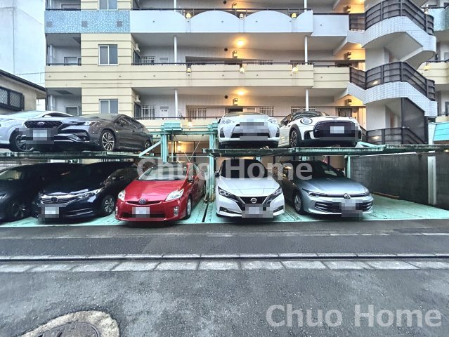 ロワール北千住の駐車場|【敷地内駐車場】最新の空き状況や費用などの詳細は担当スタッフまでお問い合わせください。