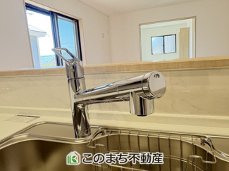 【キッチン】 | いろどりアイタウン古河市諸川23-P1　 | 浄水カートリッジ式キッチン水栓でいつでもおいしいお水が飲めます。