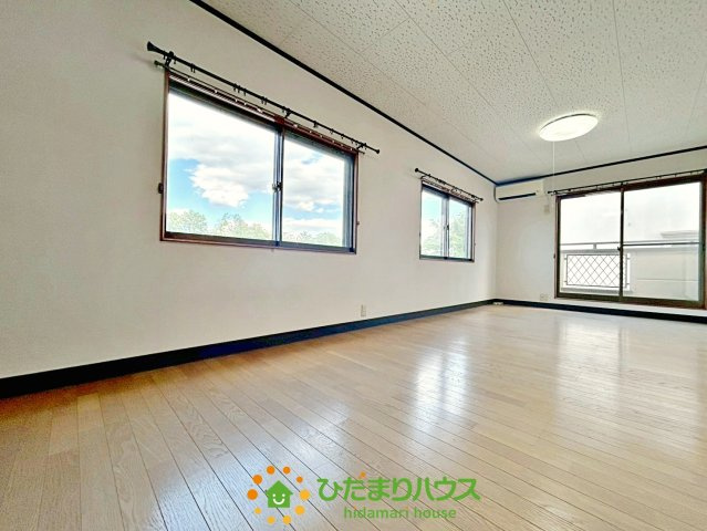 久喜市上川崎１期　中古一戸建ての寝室