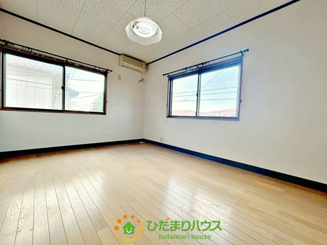 久喜市上川崎１期　中古一戸建ての洋室