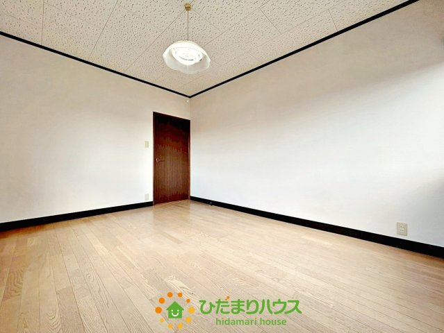 久喜市上川崎１期　中古一戸建ての洋室