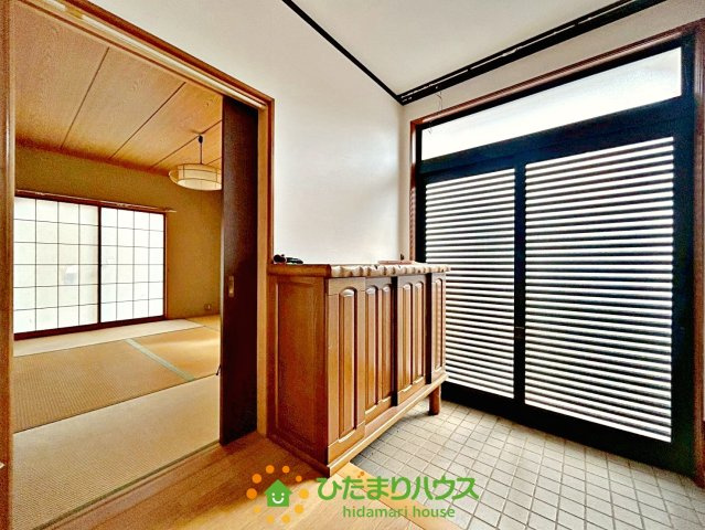 久喜市上川崎１期　中古一戸建ての玄関