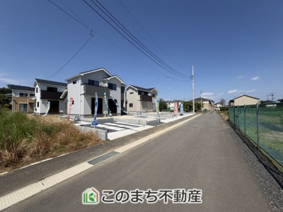 【前面道路含む現地写真】 | いろどりアイタウン古河市諸川23-P1　14号棟