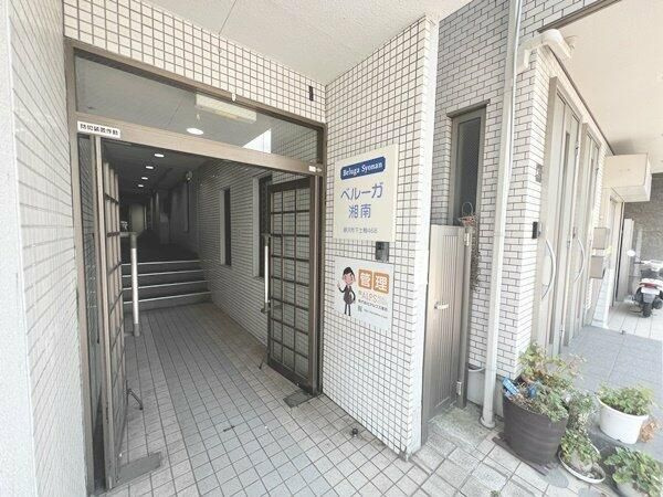 藤沢市下土棚の賃貸マンションのエントランス