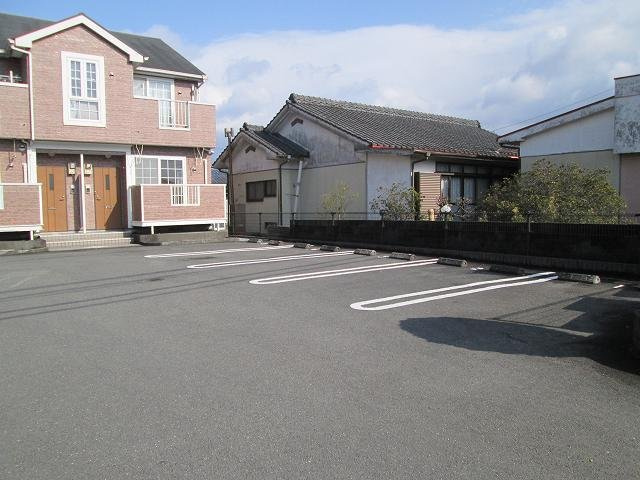 パールヴィレッジＲＥ　Ｂの駐車場
