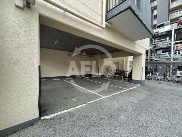 シャトーオキタ　育和小学校の駐車場|シャトーオキタ　敷地内駐車場