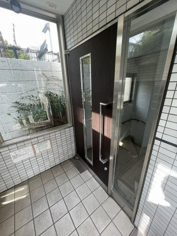 カスティーロ白山のエントランス