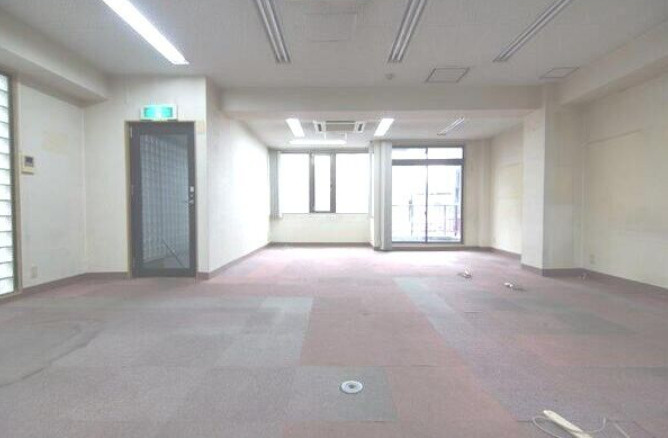大阪市西成区岸里３丁目の事務所の内装
