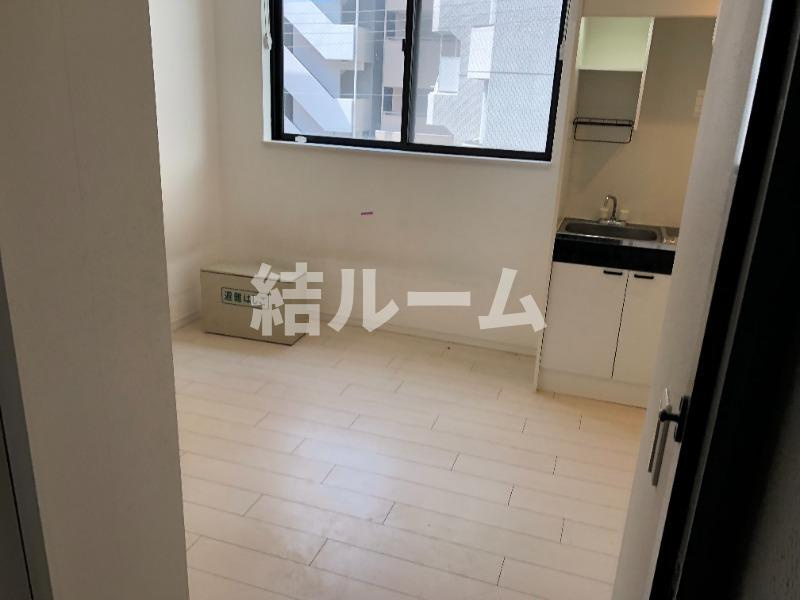 北区王子１丁目の賃貸マンションの居間・リビング