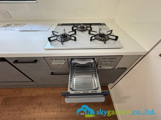 藤沢市片瀬山5丁目　中古戸建のキッチン|ガスコンロ・グリル
