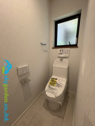 藤沢市片瀬山5丁目　中古戸建のトイレ|シンプルで使いやすいトイレです