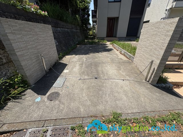 藤沢市片瀬山5丁目　中古戸建の駐車場|駐車スペースもあります