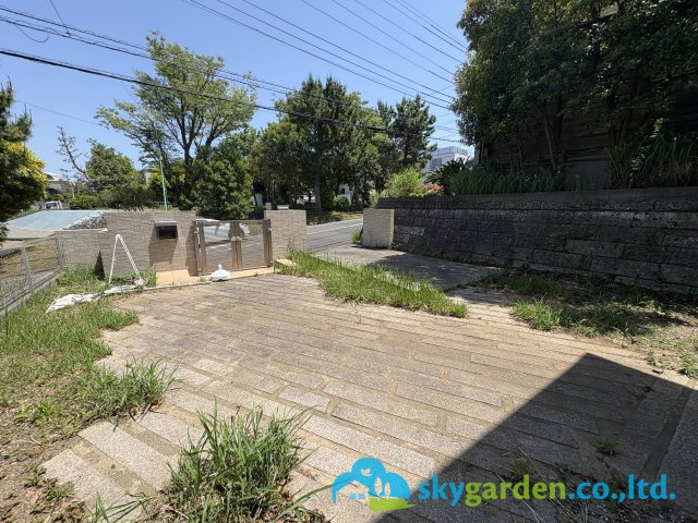 藤沢市片瀬山5丁目　中古戸建の庭|お庭でゆったりと過ごせます
