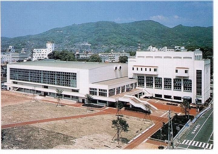 高天町RC造戸建の周辺|体育文化館