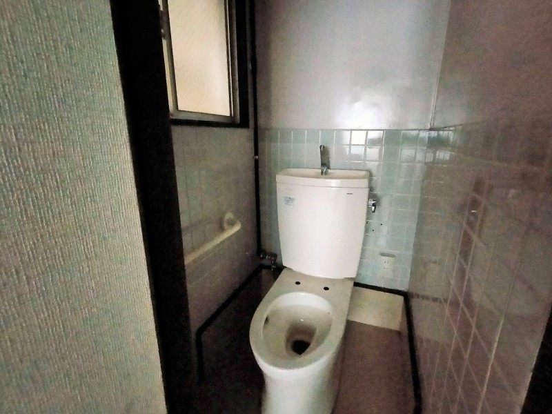 高天町RC造戸建のトイレ|１Ｆトイレ