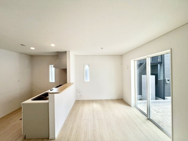 【居間・リビング】 | 小田原市蓮正寺　新築戸建て　全2棟　小田急線「蛍田駅」徒歩7分