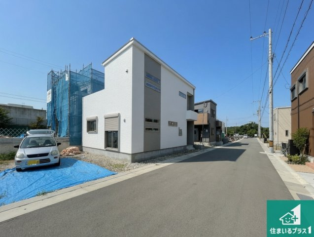 川西市清和台東　第6期　新築一戸建ての前面道路含む現地写真|周辺は落ち着いた街並みの住宅地！子育てがしやすい住環境です！まだ未完成ですが、現地でしかわからない事もございます。是非一度ご覧ください。