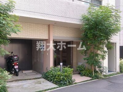 カーサラスク目白台のエントランス
