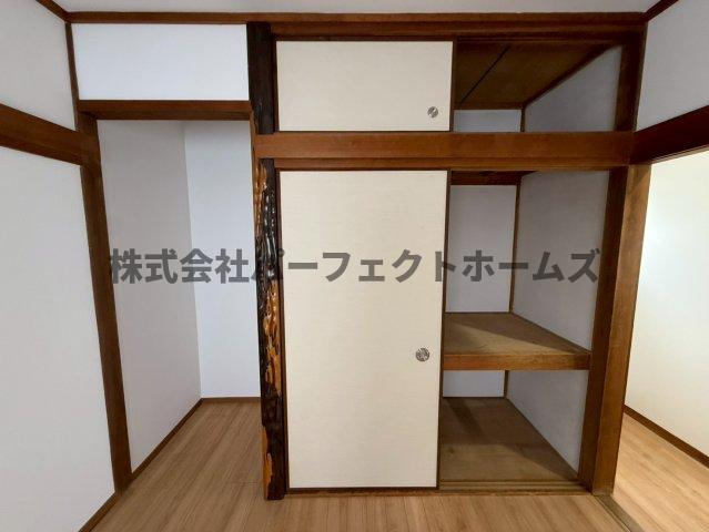招提中町1丁目戸建　賃貸の収納|たっぷりとした収納スペースです