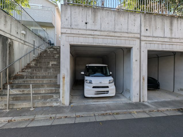 三室大古里緑地台住宅　Ｆ棟の駐車場