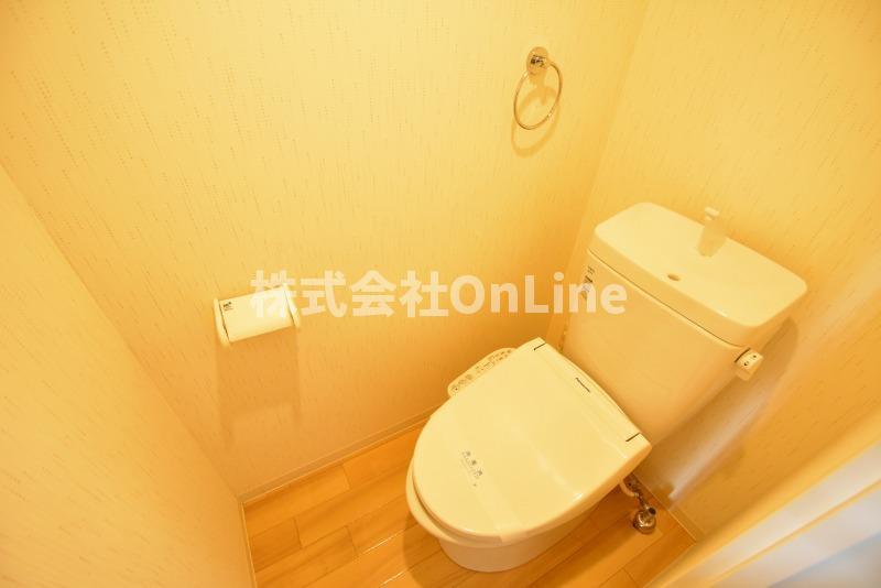 東大阪市御厨南２丁目の賃貸マンションのトイレ