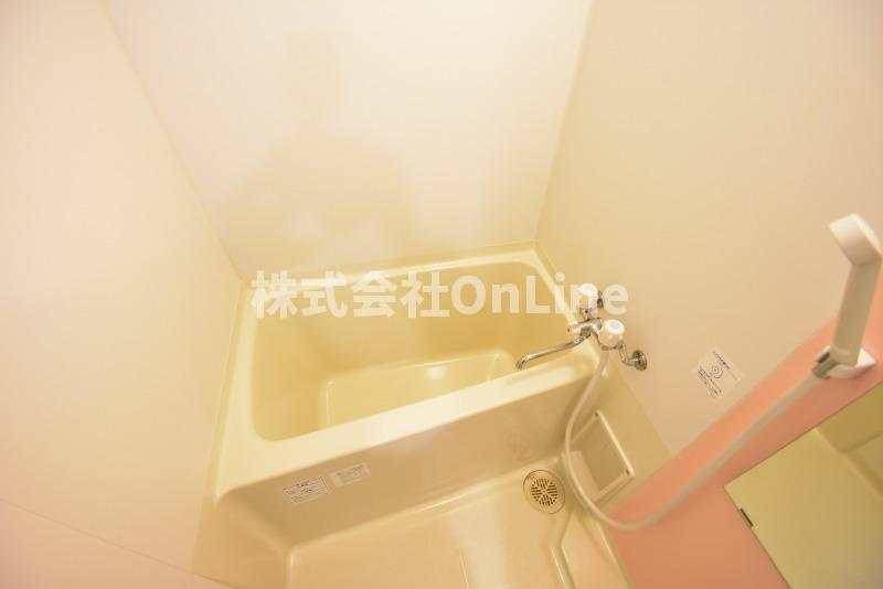 東大阪市御厨南２丁目の賃貸マンションの浴室