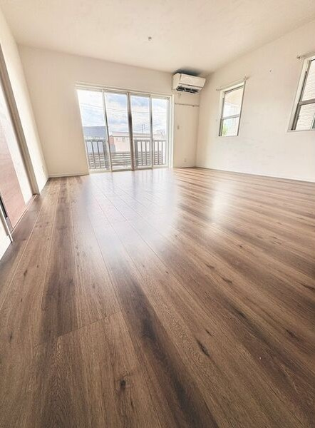和合字南蚊谷戸建の居間・リビング
