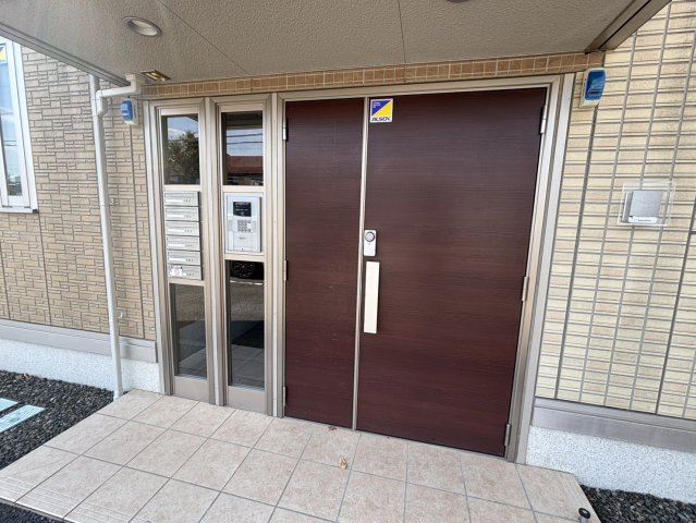 ルミエール西焼津のエントランス