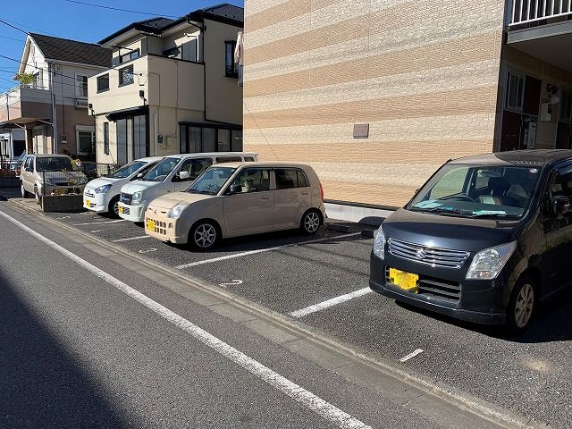 レオパレスｎｉｋｅの駐車場