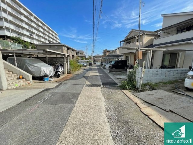 ★八幡市八幡隅田口　第2期　新築一戸建ての前面道路含む現地写真|周辺は落ち着いた街並みの住宅地！子育てがしやすい住環境です！まだ未完成ですが、現地でしかわからない事もございます。是非一度ご覧ください。
