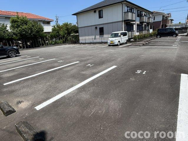 サンシャイン堀江Ⅱの駐車場