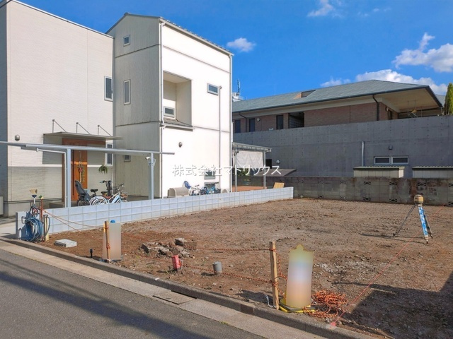 練馬区谷原5丁目　土地34坪超　太陽光×ロフト付き住宅　全2棟の外観