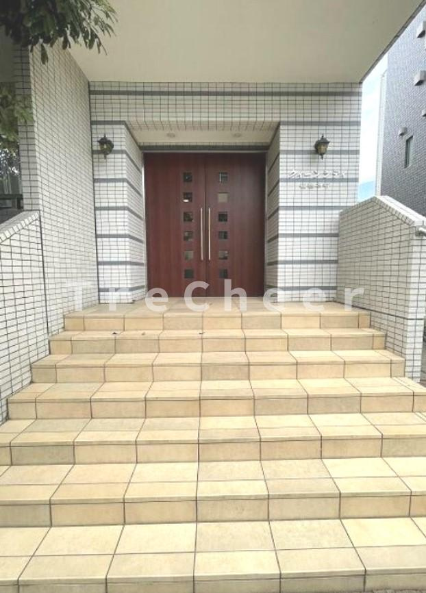 クイーンシティ板橋本町ラディウスのエントランス