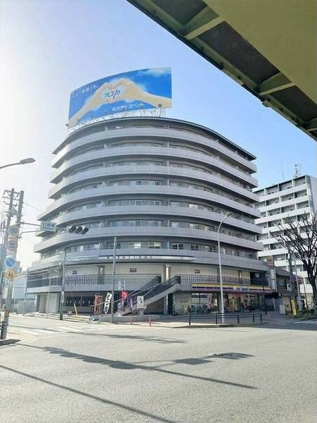 西一ビルの外観