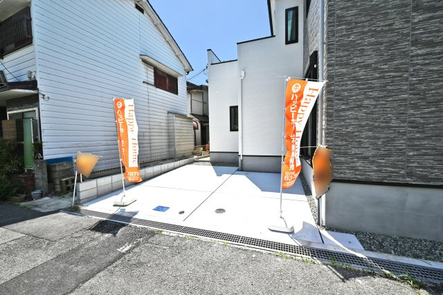 KEIAI GRACE水堂町1丁目新築一戸建て│4LDK+並列駐車2台可（制限有）の駐車場|車庫スペースは並列駐車2台可（車種制限有）