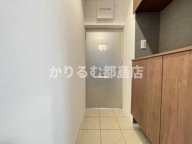 都島岡本マンションの玄関