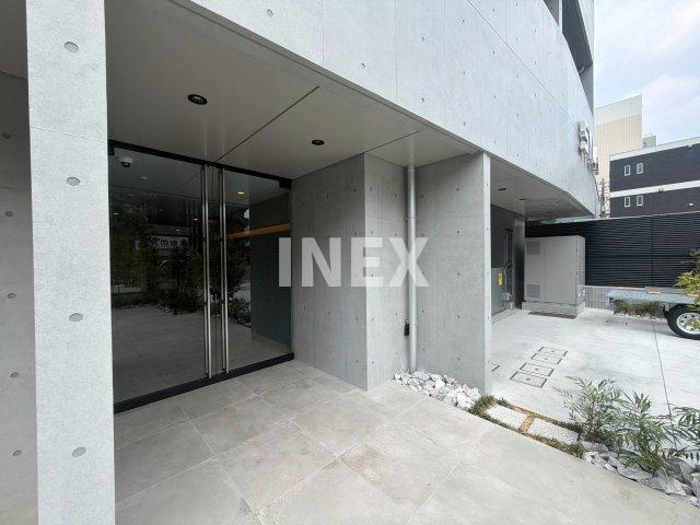 横浜市神奈川区子安通２丁目の賃貸マンションのエントランス
