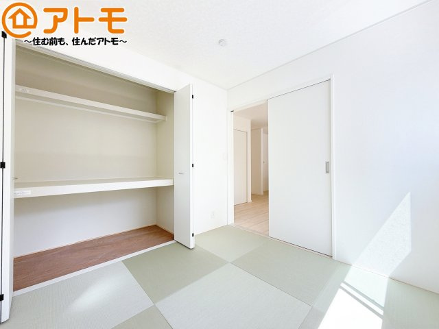 【子供部屋】 | 駿河区西島第9　新築戸建　3号棟 | 壁と床がシンプルな色合いだからこそ自分だけの空間を作れます♪お部屋作りのイメージは順調でしょうか♪
