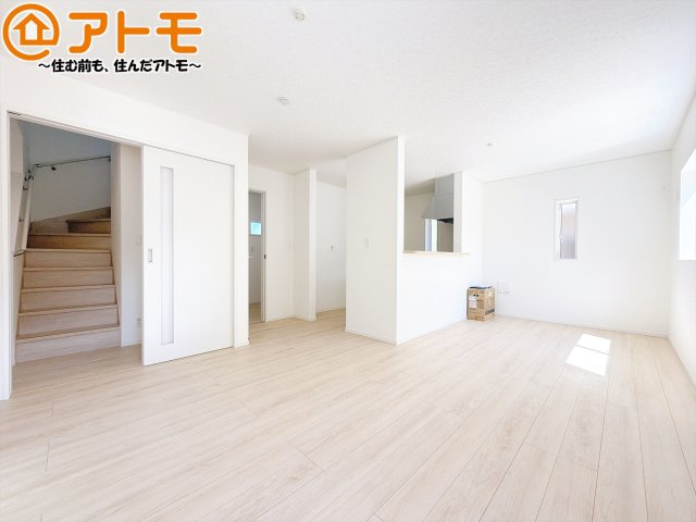 【居間・リビング】 | 駿河区西島第9　新築戸建　3号棟 | 家族団らんのイメージは、リビングを思い浮かべませんか？リビングこそ広々としたお部屋が良いですね♪