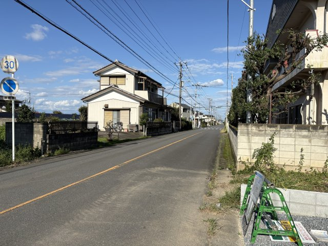 【前面道路含む現地写真】 | 上里町勅使河原第18   クレイドルガーデン　新築戸建　全2棟　2号棟