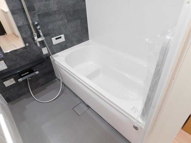 名古屋市中川区大当郎１丁目の新築一戸建の浴室|◇浴室◇　　広い１坪サイズ・浴室暖房乾燥機・保温浴槽・ベンチ浴槽・スライドバーシャワー・クリーンフロア・オートバス・バリアフリー