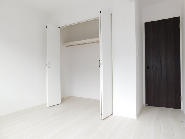 名古屋市中川区大当郎１丁目の新築一戸建の洋室|◇２階洋室◇　　南面で明るい洋室５．７５帖　全居室収納完備♪　