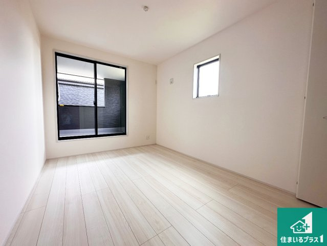 たつの市龍野町中村　第7期　新築一戸建ての洋室|シンプルな洋室は、自分好みのインテリアが楽しめます♪ご家族とインテリアや家具を選びに行くのは新築購入時の醍醐味の一つです。ぜひお楽しみください♪