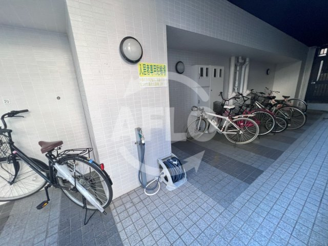 ブルービー田辺駅前のその他共用部分|ブルービー田辺駅前　駐輪場