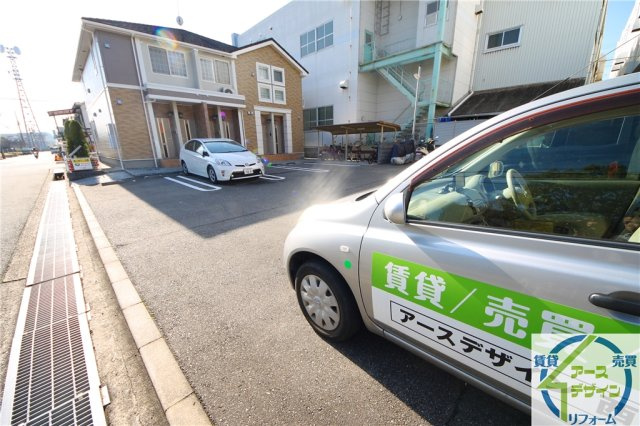 グレース参番館の駐車場
