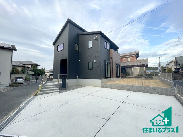 ★24(土)25(日)現地見学可能！★栗東市小野　限定1邸の外観|安心の10年保証！外観を美しく保ち、雨水で汚れを落とします！気になることがありましたら、お気軽にお問い合わせください！