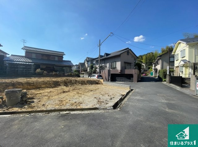 ★5(土)6(日)現地見学可能！★栗東市小野　限定1邸の前面道路含む現地写真|周辺は落ち着いた街並みの住宅地！子育てがしやすい住環境です！まだ未完成ですが、現地でしかわからない事もございます。是非一度ご覧ください。