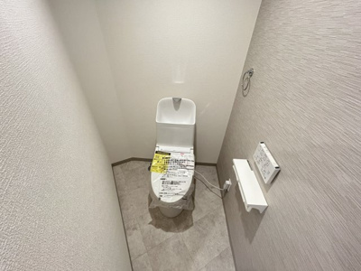 【トイレ】 | 甲陽園東山町テラスハウス | 落ち着いた色調のトイレです