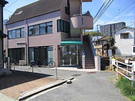 広島市西区草津本町　売ビルの外観